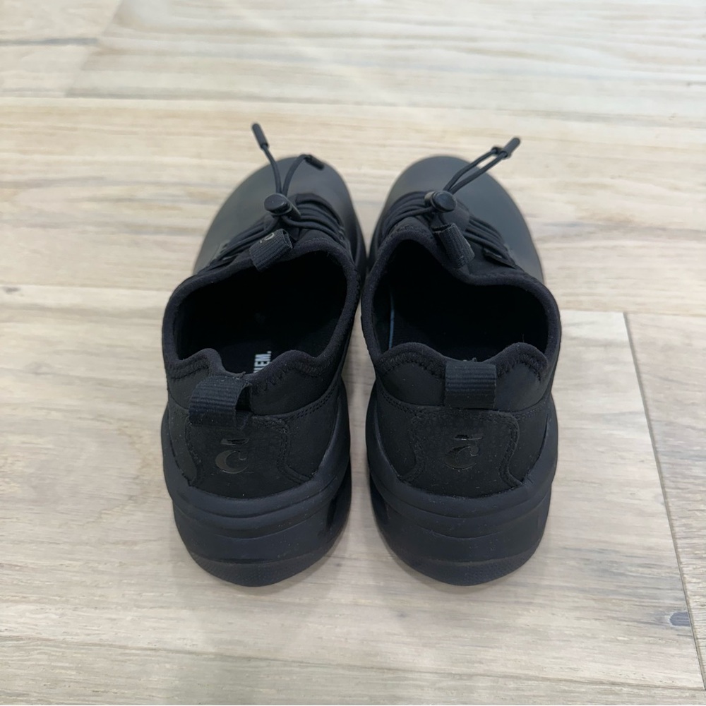 Clove Classic Shoes Sneakers
Nursing Core All Black Size 6 - Picture 4 of 7